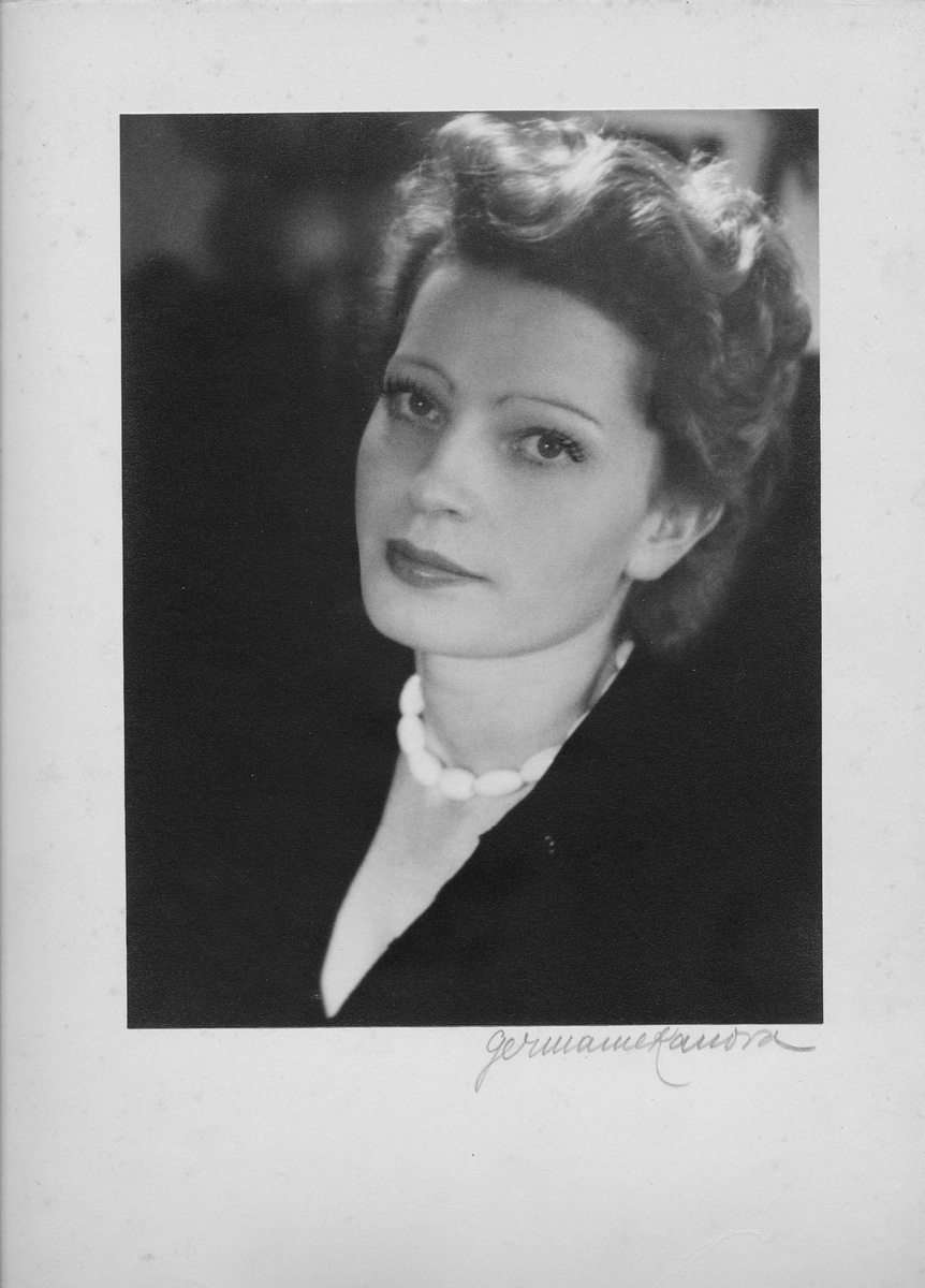 Portrait de Françoise Osstyn par la photographe Germaine Kanova